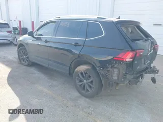 2022 Volkswagen Tiguan SE z VIN 3VV2B7AX4NM118467, wystawiony jako IAAI lot #41769676 z przebiegiem 55 305 mil mil oraz . Historia ofert i sprzedaży dostępna na DreamBid. Obrazek 3.