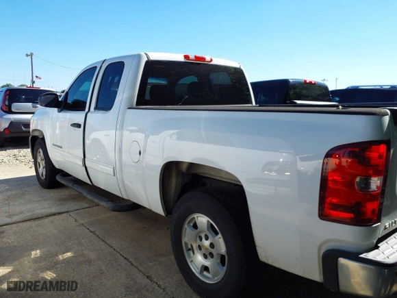 2013 Chevrolet Silverado 1500 LT with VIN 1GCRCSE06DZ138212, listed as a IAAI auction lot 42088561 with 261,922 mi miles. Bid and sale history available at carsss.com. Image 14.