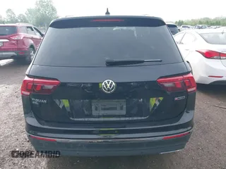 2020 Volkswagen Tiguan SE with VIN 3VV2B7AX8LM177213, listed as a IAAI auction lot 42125606 with 34,578 mi miles and . Bid and sale history available at DreamBid. Image 17.