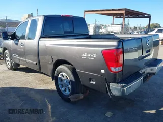 2006 Nissan Titan XE with VIN 1N6AA06B66N531528, listed as a IAAI auction lot 41388439 with 177,650 mi miles. Bid and sale history available at carsss.com. Image 3.