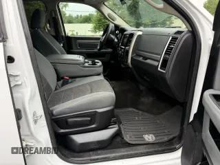 2016 Ram 2500 SLT with VIN 3C6UR5JJ7GG354431, listed as a Copart auction lot 64701725 with 270,516 mi miles and Clean title. Bid and sale history available at DreamBid. Image 5.