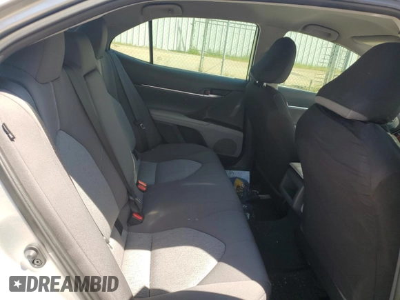 2024 Toyota Camry LE z VIN 4T1C11AK8RU261202, wystawiony jako Copart lot #53353235 z przebiegiem 22 487 mil mil oraz Szkoda całkowita • Salvage title. Historia ofert i sprzedaży dostępna na DreamBid. Obrazek 10.