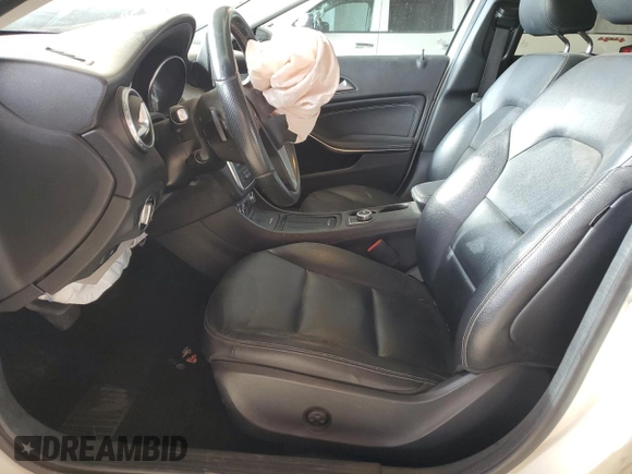 2015 Mercedes-Benz GLA 250 z VIN WDCTG4EB0FJ162587, wystawiony jako Copart lot #51152635 z przebiegiem 135 659 mil mil oraz Szkoda całkowita • Salvage title. Historia ofert i sprzedaży dostępna na DreamBid. Obrazek 7.