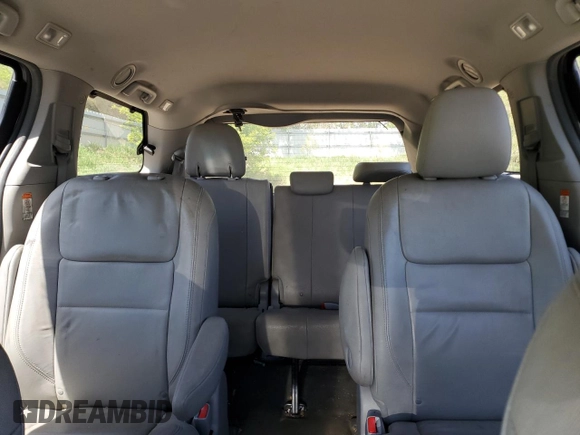 2015 Toyota Sienna Limited z VIN 5TDDK3DCXFS114353, wystawiony jako Copart lot #54853855 z przebiegiem 162 633 mil mil oraz Tytuł czysty. Historia ofert i sprzedaży dostępna na DreamBid. Obrazek 10.