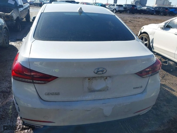 2015 Hyundai Genesis 3.8L with VIN KMHGN4JEXFU091650, listed as a IAAI auction lot 41620534 with 125,626 mi miles. Bid and sale history available at carsss.com. Image 16.