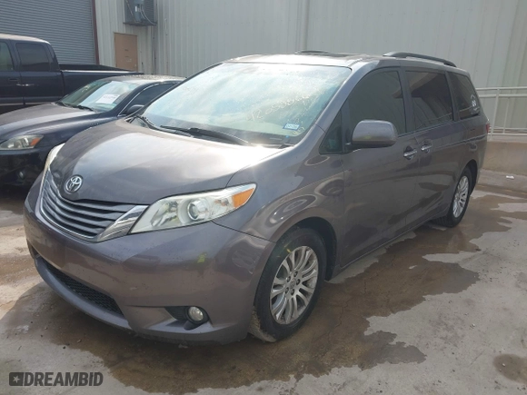 2016 Toyota Sienna XLE with VIN 5TDYK3DC6GS691853, listed as a IAAI auction lot 42058866 with 158,073 mi miles. Bid and sale history available at carsss.com. Image 17.