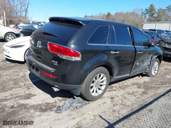2013 Lincoln MKX with VIN 2LMDJ8JK6DBL29142, listed as a IAAI auction lot 41690556 with NaN miles. Bid and sale history available at carsss.com. Image 4.