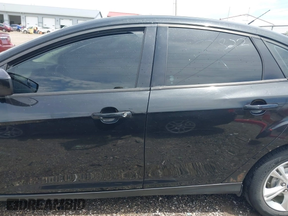 2012 Ford Focus SE с VIN 1FAHP3F28CL152822, выставлен на аукционе IAAI как лот 42277102 с пробегом 165 564 миль миль и . История ставок и продаж доступна на DreamBid. Изображение 14.