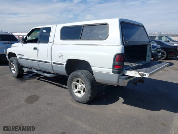 1999 Dodge Ram 1500 with VIN 1B7HF13ZXXJ600062, listed as a IAAI auction lot 41885520 with 217,643 mi miles. Bid and sale history available at carsss.com. Image 3.