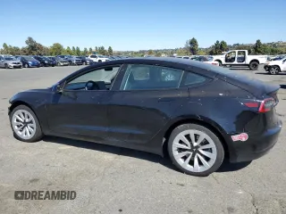 2023 Tesla Model 3 z VIN 5YJ3E1EA2PF449956, wystawiony jako Copart lot #64069715 z przebiegiem 40 098 mil mil oraz Szkoda całkowita • Salvage title. Historia ofert i sprzedaży dostępna na DreamBid. Obrazek 2.