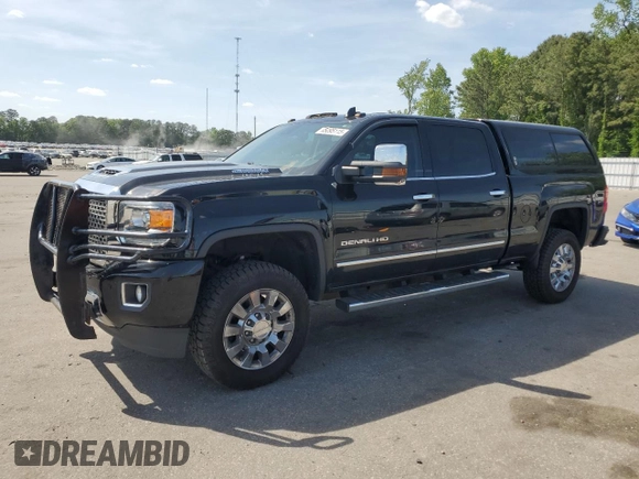 2017 GMC Sierra 2500HD Denali z VIN 1GT12UEY4HF203003, wystawiony jako Copart lot #55095115 z przebiegiem 172 926 mil mil oraz Szkoda całkowita • Salvage title. Historia ofert i sprzedaży dostępna na DreamBid. Obrazek 1.