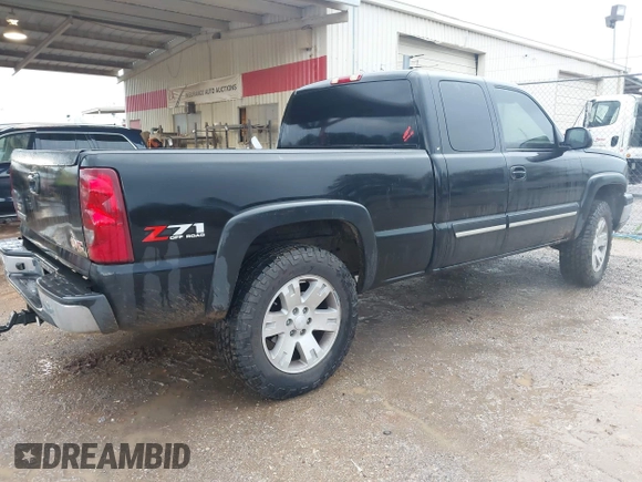 2003 Chevrolet Silverado 1500 with VIN 2GCEK19T831188987, listed as a IAAI auction lot 41124144 with 190,798 mi miles. Bid and sale history available at carsss.com. Image 4.