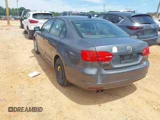 2011 Volkswagen Jetta SE with VIN 3VWDX7AJ4BM330203, listed as a IAAI auction lot 42256889 with 209,557 mi miles and . Bid and sale history available at DreamBid. Image 3.