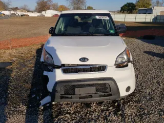 2011 Kia Soul with VIN KNDJT2A10B7325255, listed as a Copart auction lot 79096534 with 132,705 mi miles and Salvage Title. Bid and sale history available at carsss.com. Image 5.
