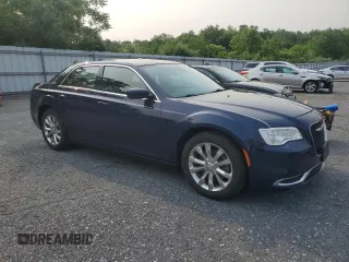 2017 Chrysler 300 Limited z VIN 2C3CCARG8HH571483, wystawiony jako Copart lot #60307865 z przebiegiem 86 606 mil mil oraz Szkoda całkowita • Salvage title. Historia ofert i sprzedaży dostępna na DreamBid. Obrazek 4.