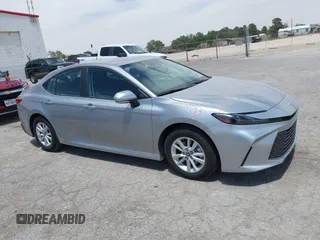 2025 Toyota Camry LE z VIN 4T1DAACKXSU137360, wystawiony jako IAAI lot #42245564 z przebiegiem 1 247 mil mil oraz . Historia ofert i sprzedaży dostępna na DreamBid. Obrazek 13.