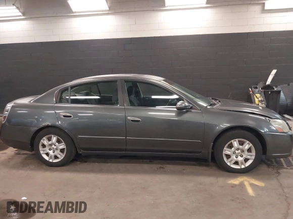 2006 Nissan Altima 2.5 S with VIN 1N4AL11D06N319256, listed as a IAAI auction lot 42007570 with 155,101 mi miles. Bid and sale history available at carsss.com. Image 13.