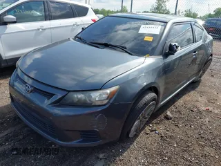 2011 Scion tC z VIN JTKJF5C74B3008878, wystawiony jako IAAI lot #42435425 z przebiegiem 152 737 mil mil oraz . Historia ofert i sprzedaży dostępna na DreamBid. Obrazek 2.