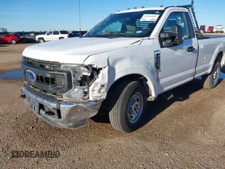 2022 Ford F-250 XL z VIN 1FTBF2A67NEG45826, wystawiony jako IAAI lot #42006684 z przebiegiem 53 561 mil mil oraz . Historia ofert i sprzedaży dostępna na DreamBid. Obrazek 6.