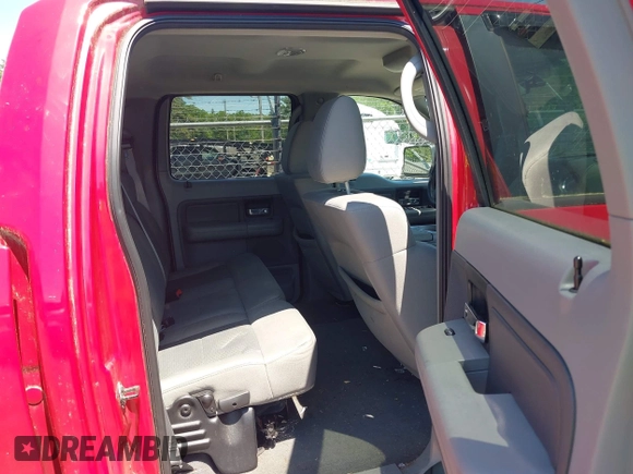 2008 Ford F-150 XLT z VIN 1FTPW145X8FB81979, wystawiony jako IAAI lot #42404011 z przebiegiem 112 856 mil mil oraz . Historia ofert i sprzedaży dostępna na DreamBid. Obrazek 8.