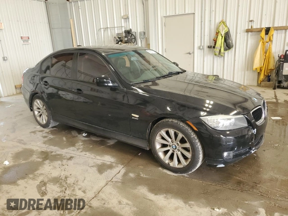 2011 BMW 3 Series 328i xDrive z VIN WBAPK7C59BF087113, wystawiony jako Copart lot #59184715 z przebiegiem Nie podano mil oraz Czysty tytuł • Clean title. Historia ofert i sprzedaży dostępna na DreamBid. Obrazek 4.