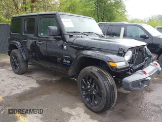 2024 Jeep Wrangler Sahara with VIN 1C4RJXP67RW274877, listed as a IAAI auction lot 42119319 with 7,157 mi miles and . Bid and sale history available at DreamBid. Image 1.