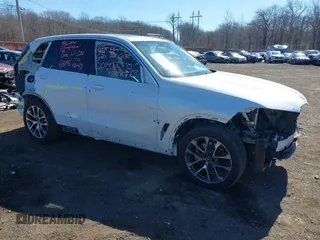 2021 BMW X5 xDrive40i with VIN 5UXCR6C03M9F54928, listed as a IAAI auction lot 41649339 with 45,244 mi miles. Bid and sale history available at carsss.com. Image 1.