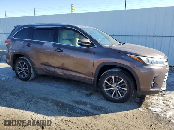 2018 Toyota Highlander SE with VIN 5TDJZRFH3JS865555, listed as a Copart auction lot 47695705 with 156,220 mi miles and Salvage title. Bid and sale history available at DreamBid. Image 4.