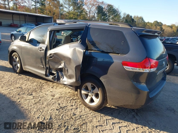 2011 Toyota Sienna LE AAS with VIN 5TDKK3DC2BS070656, listed as a IAAI auction lot 41034261 with 259,239 mi miles. Bid and sale history available at carsss.com. Image 3.