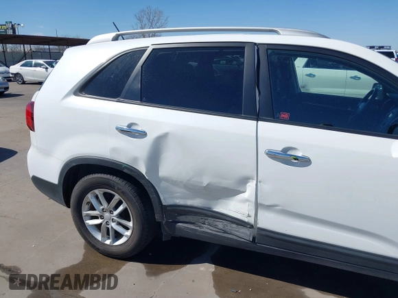 2014 Kia Sorento LX with VIN 5XYKTDA73EG471659, listed as a IAAI auction lot 41704991 with 118,617 mi miles. Bid and sale history available at carsss.com. Image 6.