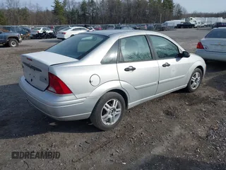 2002 Ford Focus SE with VIN 1FAFP34P82W305959, listed as a IAAI auction lot 41916697 with 136,549 mi miles and . Bid and sale history available at carsss.com. Image 4.