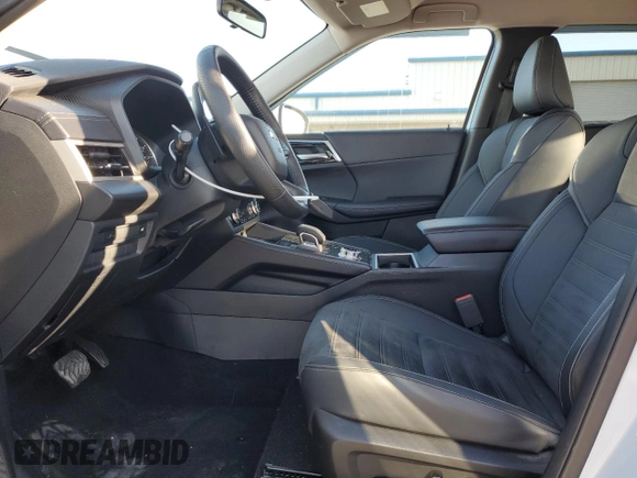 2024 Mitsubishi Outlander SE z VIN JA4J4VA83RZ020109, wystawiony jako Copart lot #52234285 z przebiegiem 4 910 mil mil oraz Szkoda całkowita • Salvage title. Historia ofert i sprzedaży dostępna na DreamBid. Obrazek 7.