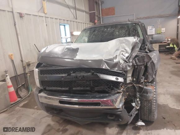 2010 Chevrolet Silverado 1500 LT with VIN 1GCSKSE34AZ261209, listed as a IAAI auction lot 41618235 with 188,408 mi miles. Bid and sale history available at carsss.com. Image 12.
