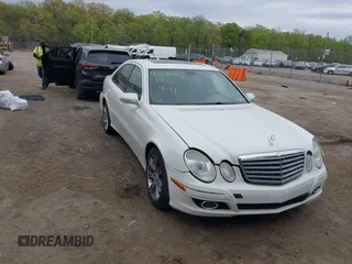 2009 Mercedes-Benz E Luxury 3.5L with VIN WDBUF87X59B426574, listed as a IAAI auction lot 42071063 with 135,622 mi miles. Bid and sale history available at carsss.com. Image 1.
