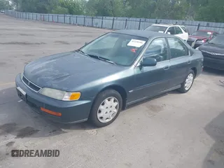 1997 Honda Accord LX z VIN 1HGCD5636VA178059, wystawiony jako IAAI lot #42228506 z przebiegiem 264 174 mil mil oraz . Historia ofert i sprzedaży dostępna na DreamBid. Obrazek 2.
