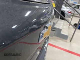 2020 Chevrolet Equinox LT with VIN 2GNAXKEV4L6236136, listed as a IAAI auction lot 42229694 with 87,001 mi miles and . Bid and sale history available at carsss.com. Image 5.