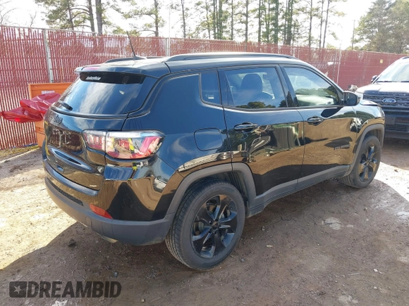 2019 Jeep Compass Altitude z VIN 3C4NJCBB1KT612989, wystawiony jako IAAI lot #41330536 z przebiegiem 145 404 mil mil oraz . Historia ofert i sprzedaży dostępna na DreamBid. Obrazek 4.