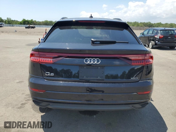 2021 Audi Q8 Premium z VIN WA1AVAF14MD036181, wystawiony jako Copart lot #58055543 z przebiegiem 20 312 mil mil oraz . Historia ofert i sprzedaży dostępna na DreamBid. Obrazek 6.