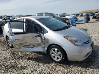 2006 Toyota Prius with VIN JTDKB20U667077389, listed as a Copart auction lot 52586885 with 257,289 mi miles and Salvage Title. Bid and sale history available at DreamBid. Image 4.