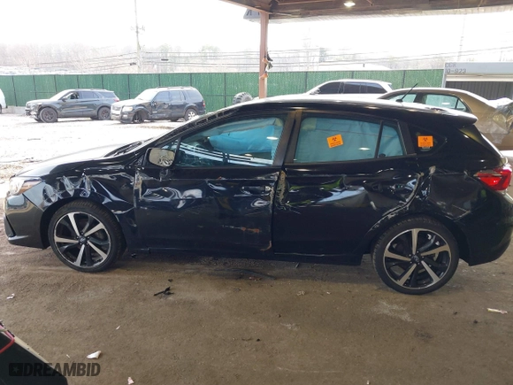 2020 Subaru Impreza with VIN 4S3GTAA64L1716459, listed as a IAAI auction lot 41673940 with 29,929 mi miles. Bid and sale history available at carsss.com. Image 6.