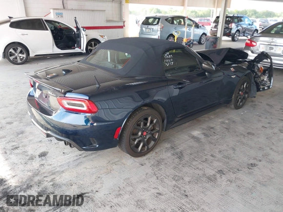 2019 FIAT 124 Spider Lusso z VIN JC1NFAEK6K0142695, wystawiony jako IAAI lot #42683013 z przebiegiem 33 559 mil mil oraz . Historia ofert i sprzedaży dostępna na DreamBid. Obrazek 4.