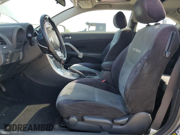 2008 Scion tC Spec z VIN JTKDE167180275068, wystawiony jako Copart lot #55787115 z przebiegiem 101 274 mil mil oraz Szkoda całkowita • Salvage title. Historia ofert i sprzedaży dostępna na DreamBid. Obrazek 7.