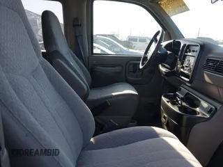 2001 Chevrolet Express with VIN 1GAHG39R211180863, listed as a IAAI auction lot 41855235 with 148,672 mi miles. Bid and sale history available at carsss.com. Image 5.