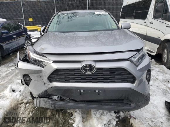 2024 Toyota RAV4 XLE Premium with VIN 2T3A1RFVXRC458826, listed as a Copart auction lot 41508165 with 22,498 mi miles and Salvage Title. Bid and sale history available at carsss.com. Image 5.