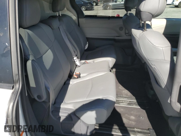 2021 Toyota Sienna XLE with VIN 5TDYRKEC2MS027386, listed as a Copart auction lot 47800305 with 56,000 mi miles and Salvage Title. Bid and sale history available at DreamBid. Image 11.