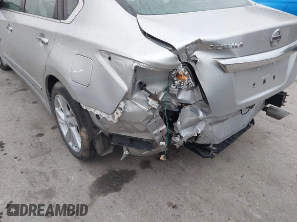 2015 Nissan Altima 2.5 S with VIN 1N4AL3AP6FC598178, listed as a IAAI auction lot 42012345 with 130,810 mi miles. Bid and sale history available at carsss.com. Image 6.