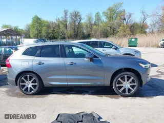 2020 Volvo XC60 Inscription with VIN YV4102RL5L1490699, listed as a IAAI auction lot 41962007 with 56,607 mi miles. Bid and sale history available at carsss.com. Image 13.