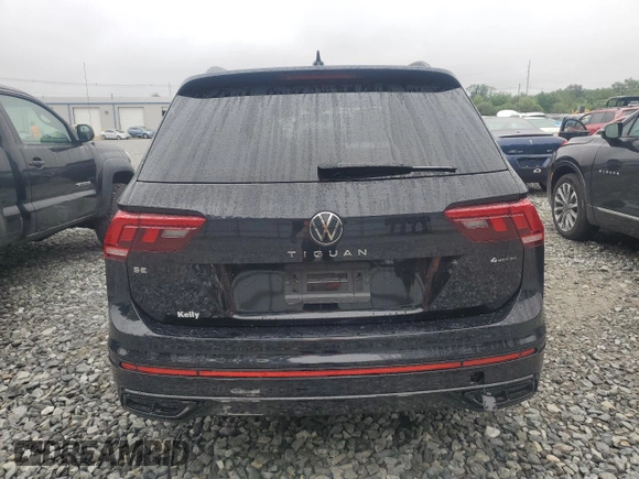 2024 Volkswagen Tiguan SE R-Line Black with VIN 3VV8B7AXXRM124760, listed as a Copart auction lot 59147895 with 9,261 mi miles and Salvage title. Bid and sale history available at DreamBid. Image 6.