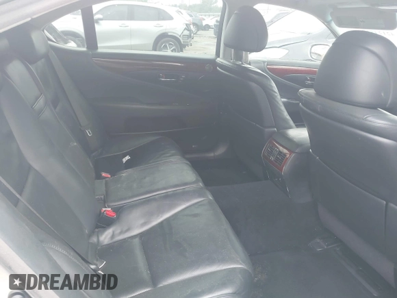 2007 Lexus LS 460 L z VIN JTHGL46F375014513, wystawiony jako IAAI lot #42124510 z przebiegiem Nie podano mil oraz . Historia ofert i sprzedaży dostępna na DreamBid. Obrazek 8.