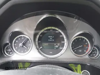 2010 Mercedes-Benz E 550 Luxury z VIN WDDHF7CB5AA069047, wystawiony jako IAAI lot #42111552 z przebiegiem 126 214 mil mil oraz . Historia ofert i sprzedaży dostępna na DreamBid. Obrazek 7.